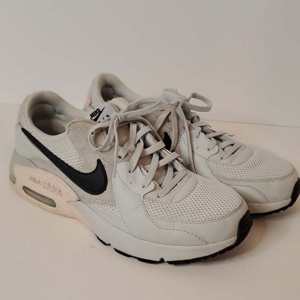 Nike - Picture 2 of 13